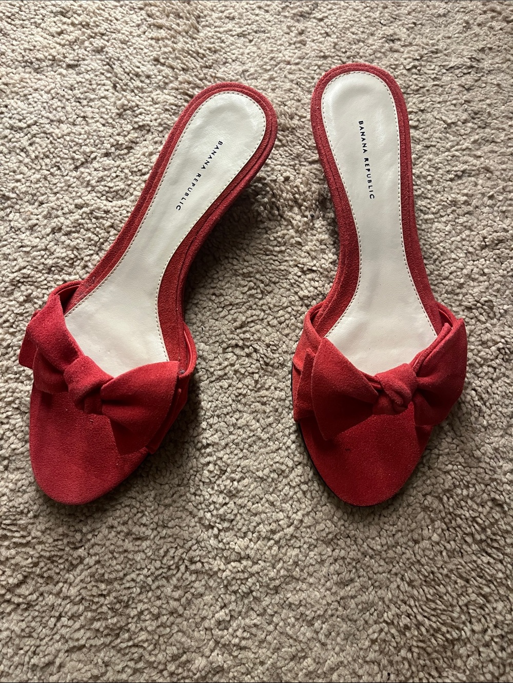 Banana Republic Red Suede Bow Mule | Women’s Size 7.5 | NWOT